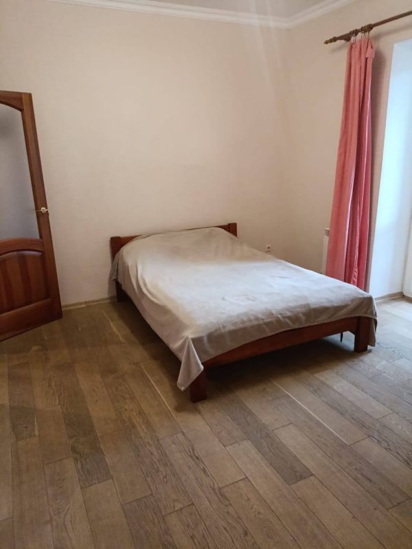 b6553f52-db92-4438-ba18-742e4c349c6d